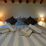 Casa Flori & Leonardo's Comunanza