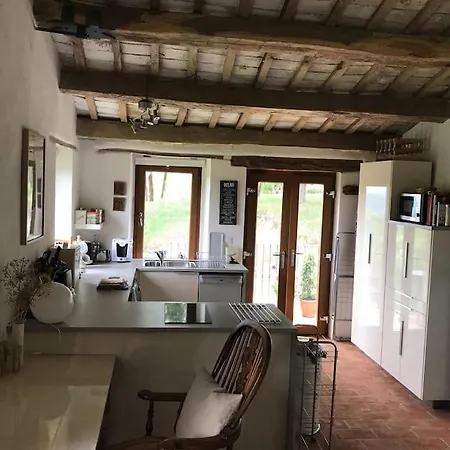 Casa Flori & Leonardo's * Comunanza